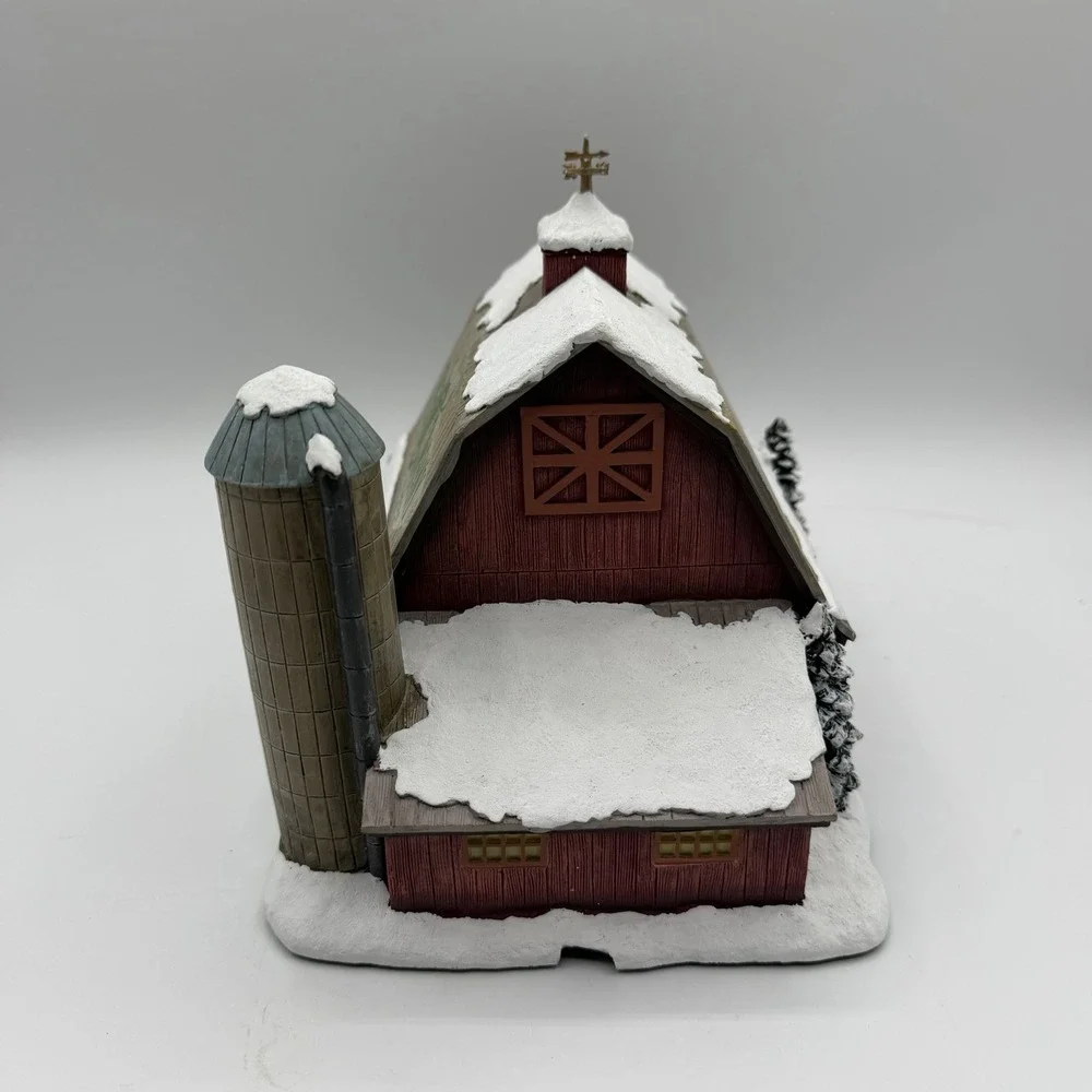 VTG John Deere Creek Hawthorne Village Light Up Barn 2003 79114‎ Deer Christmas